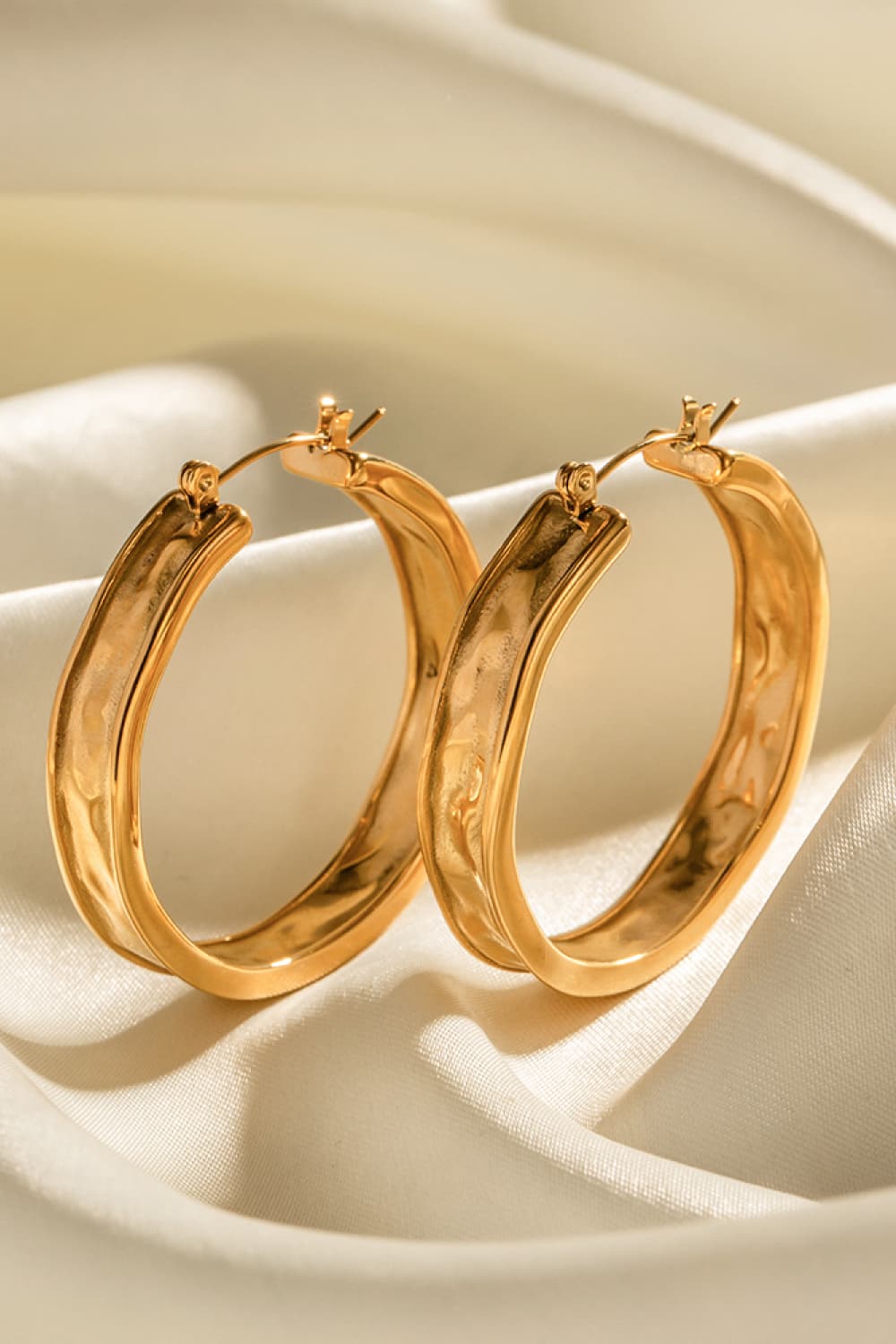Hammered 18K Gold Hoop Earrings